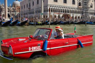 На автомобиле по Венеции